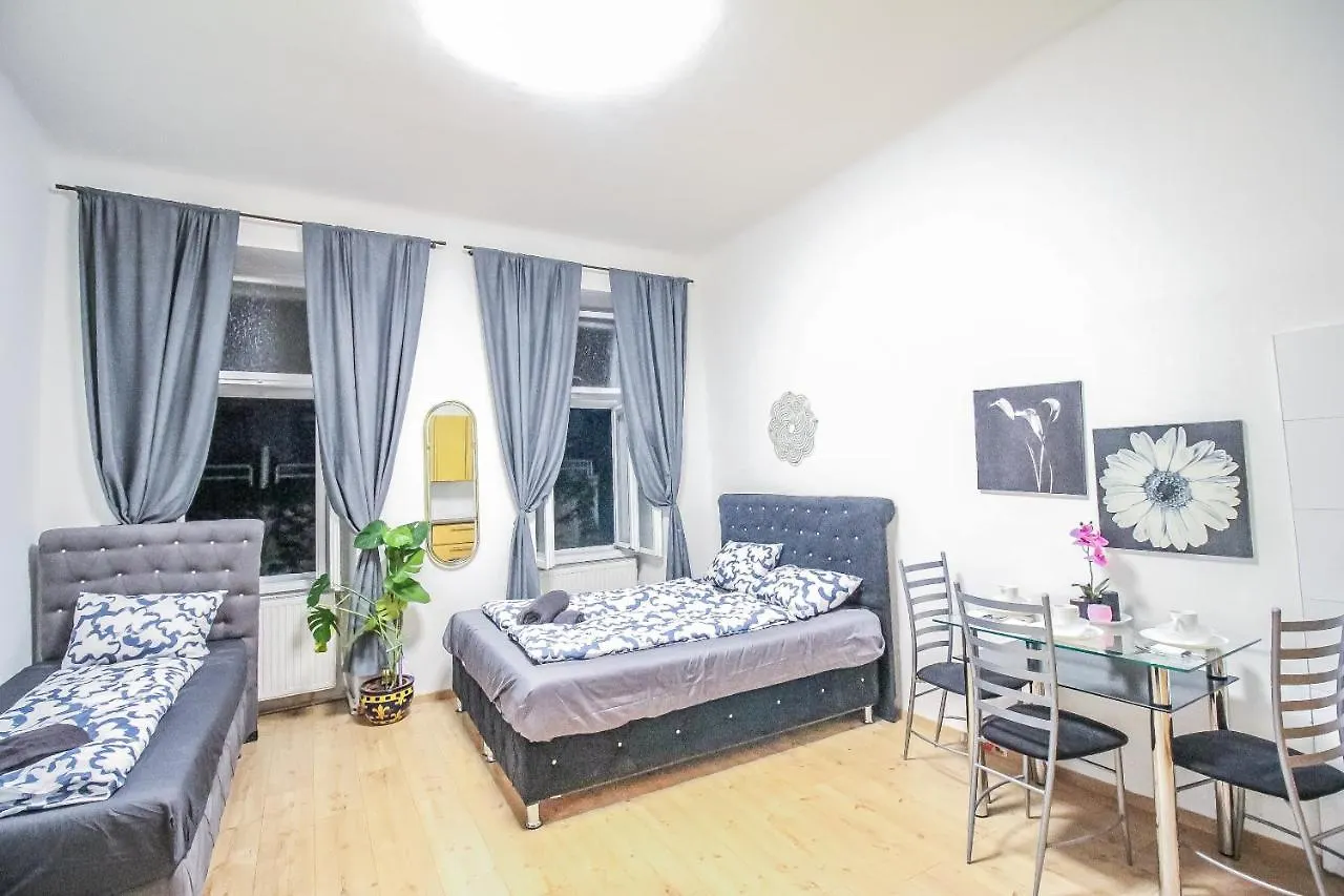 Comfort Quad Room Hn Vienna 0*,  Austria